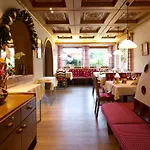 Schi- Und Wanderhotel Berghof