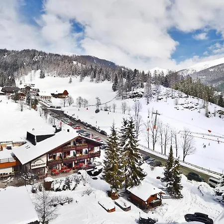 Schi- Und Wanderhotel Berghof Hotel 4*