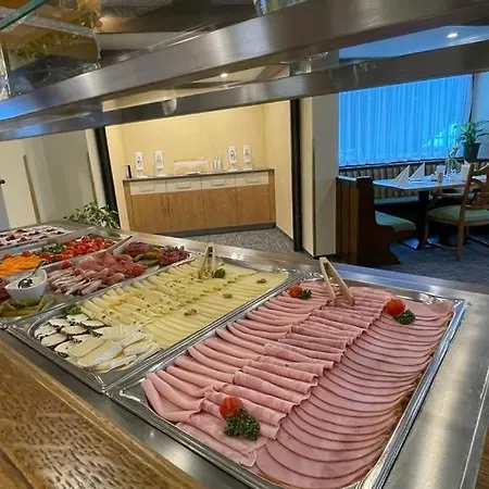 מלון Schi- Und Wanderhotel Berghof 4*