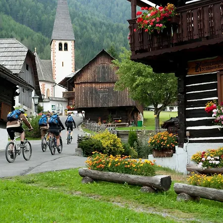 Schi- Und Wanderhotel Berghof 4*