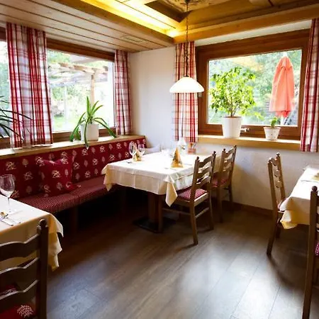 Schi- Und Wanderhotel Berghof Otel