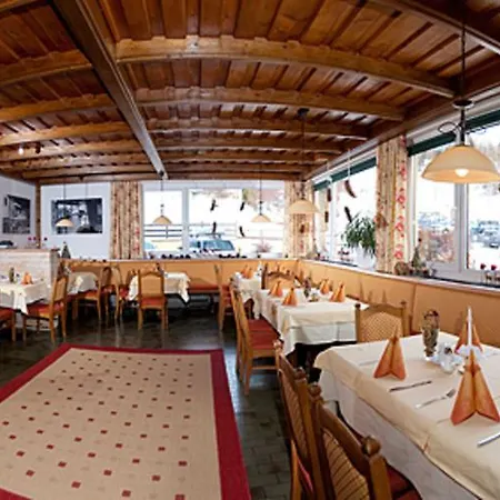 Schi- Und Wanderhotel Berghof Otel