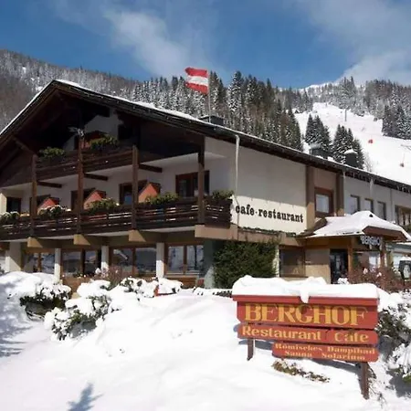 Schi- Und Wanderhotel Berghof