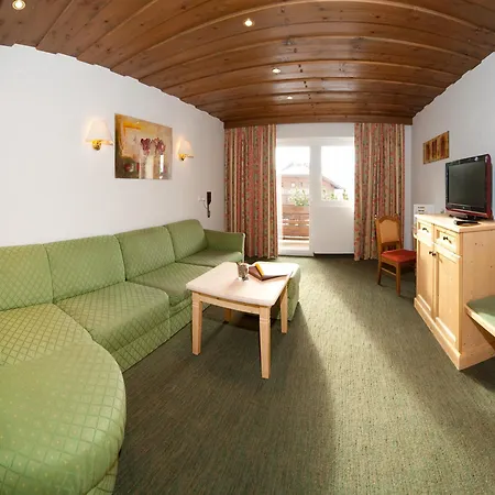 Schi- Und Wanderhotel Berghof Otel