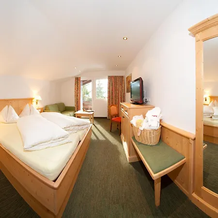 Schi- Und Wanderhotel Berghof 호텔