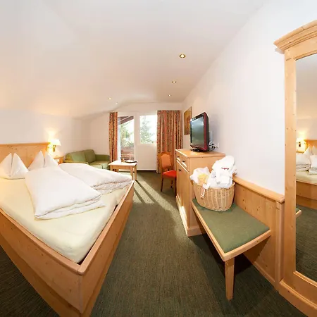 Schi- Und Wanderhotel Berghof Hotel