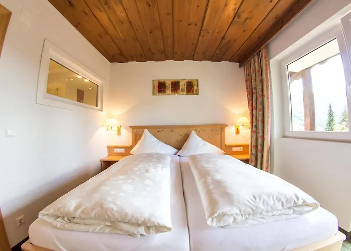 Schi- Und Wanderhotel Berghof Otel 4*